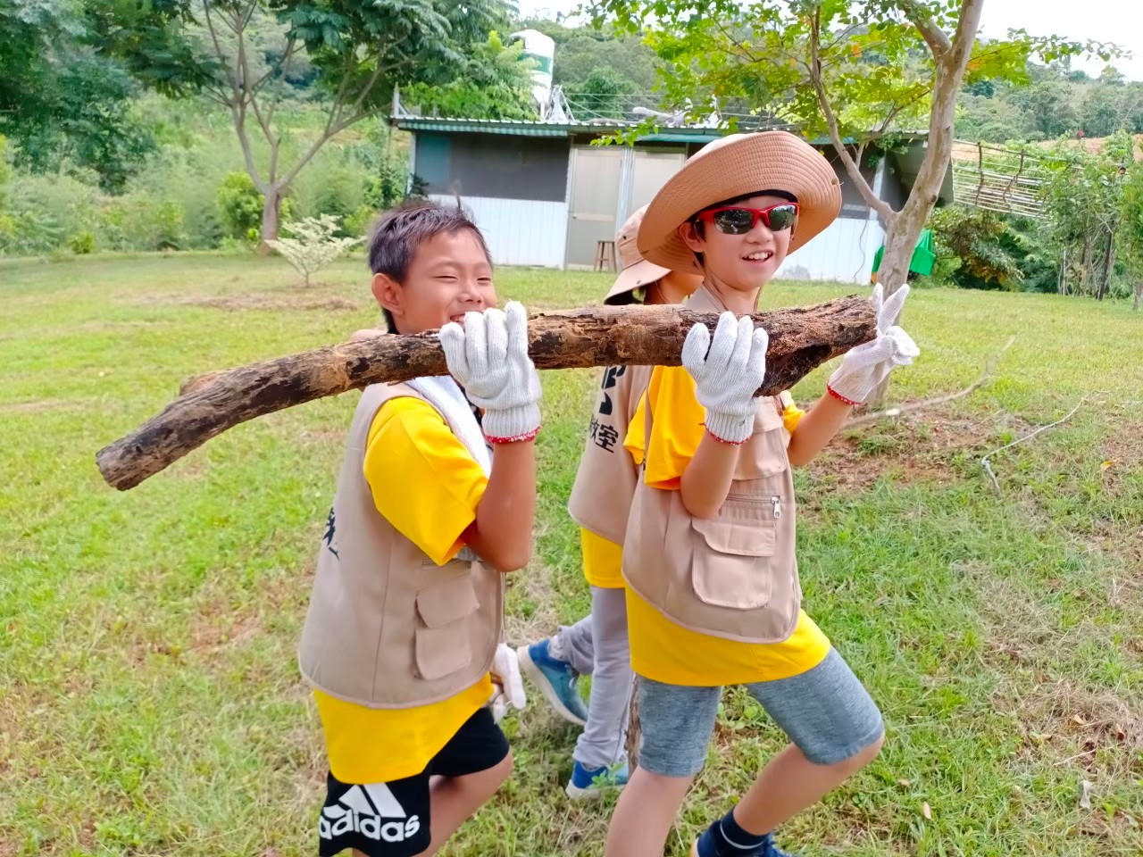 國小寒暑假營隊＿讓夢翱翔輪播照片4